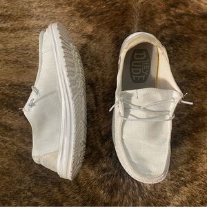 Size 6 white hey dudes